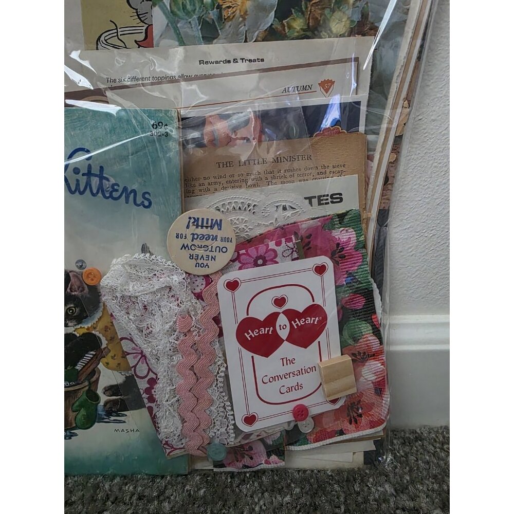 Junk Journal Supply Kit Little Golden Book THREE LITTLE KITTENS - Picture 2 of 4